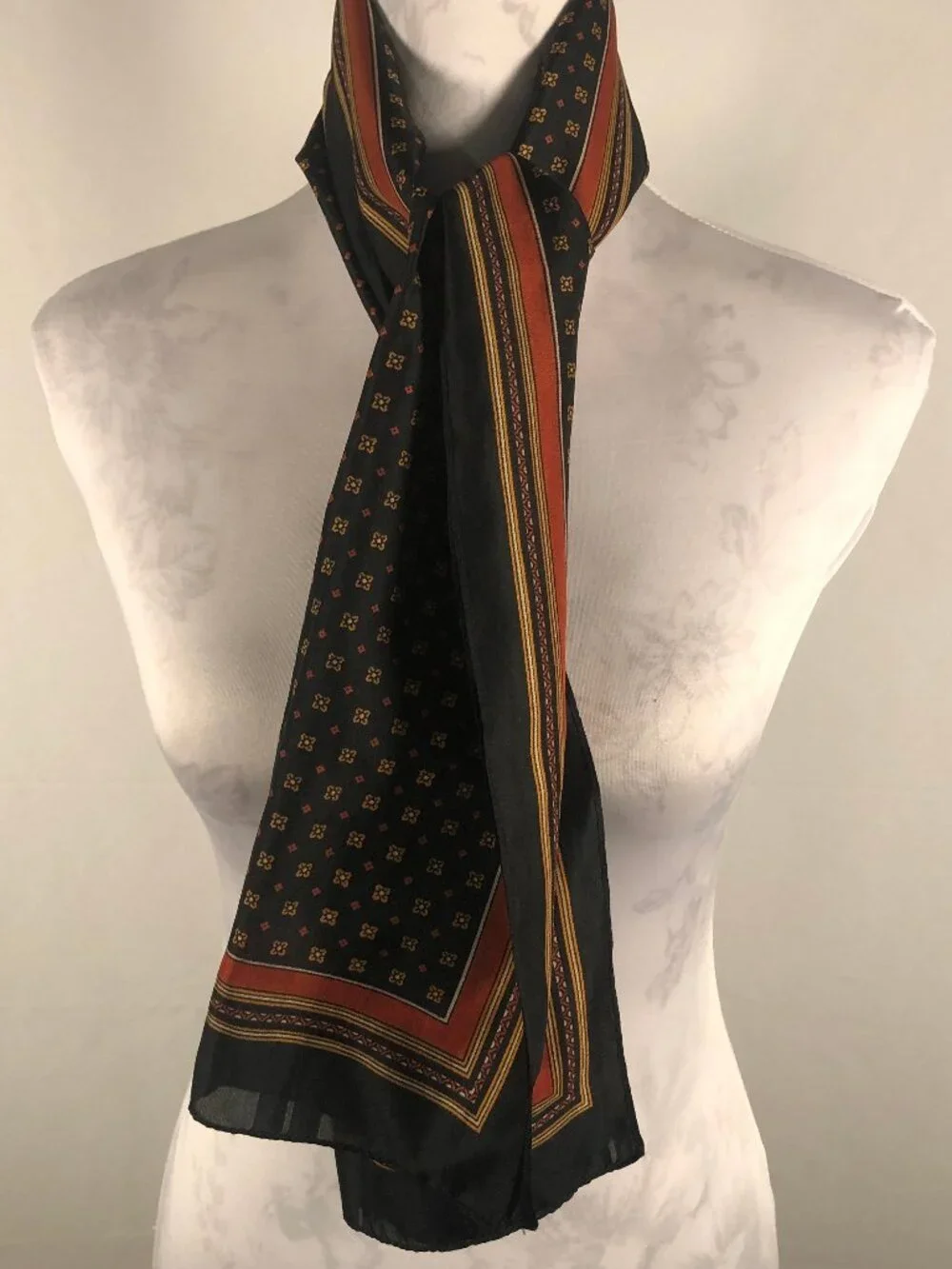 Vintage-Inspired Geometric Border Scarf | Paris Café Quiet Luxury Style